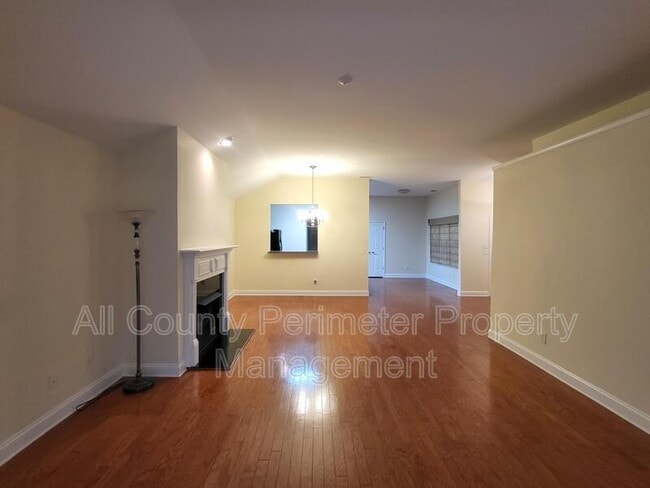 Building Photo - 117 Cottage Club Dr