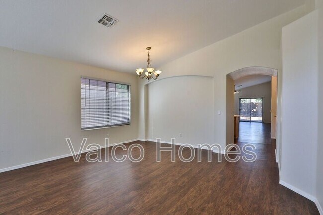 Foto del edificio - 6450 W Saddlehorn Rd