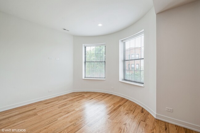 Building Photo - 4507 S Calumet Ave