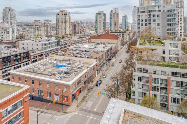 Building Photo - 1188-1189 Hamilton St