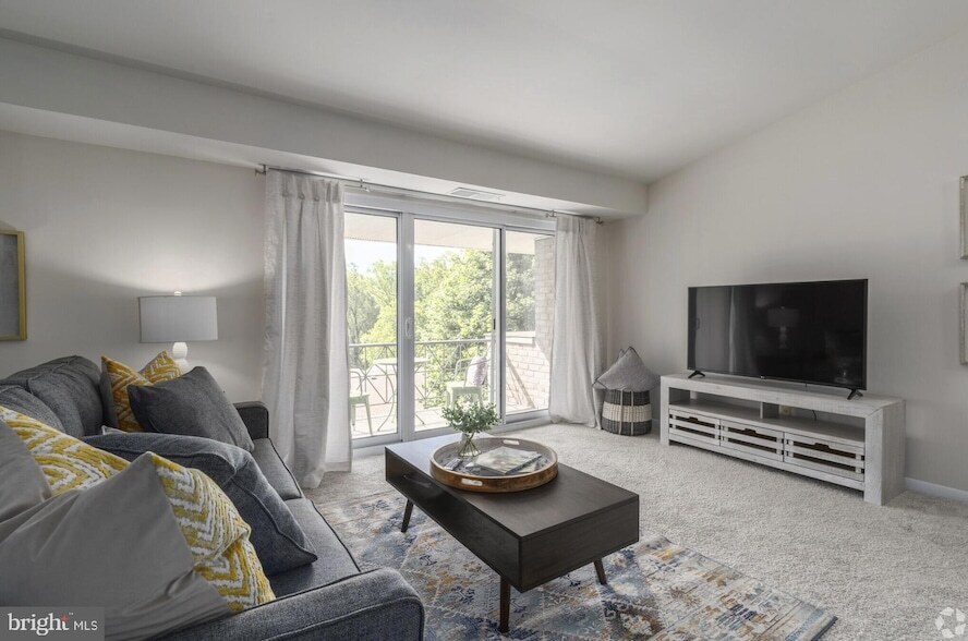 Foto principal - 284 Iven Ave