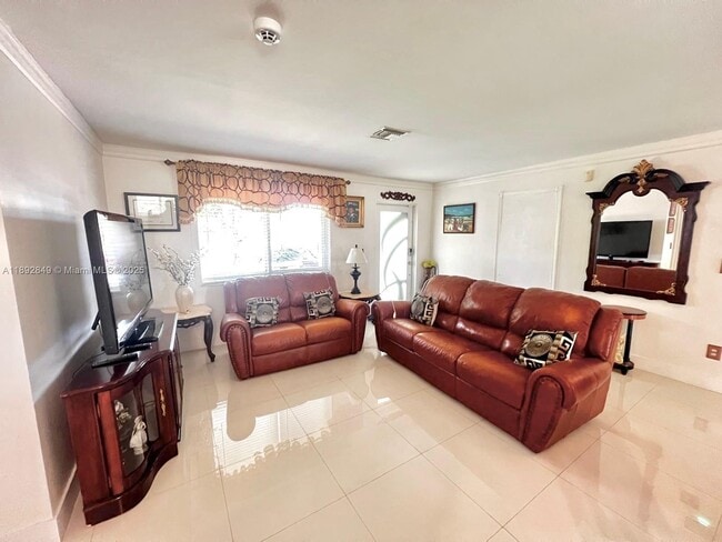 Foto del edificio - 17955 NW 44th Ct