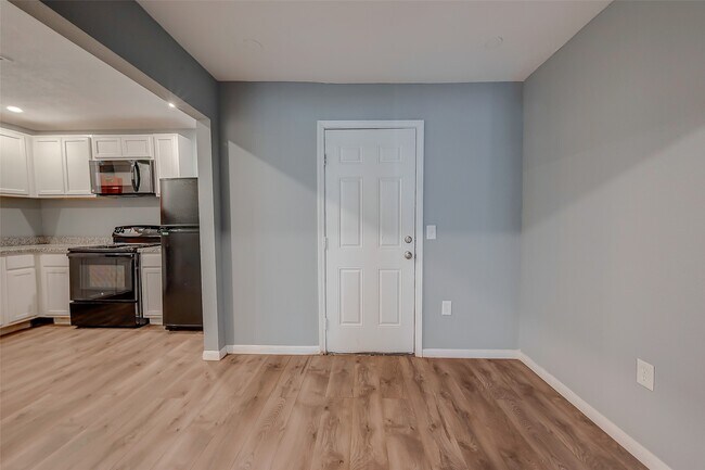 Foto del edificio - 6823 Goforth St