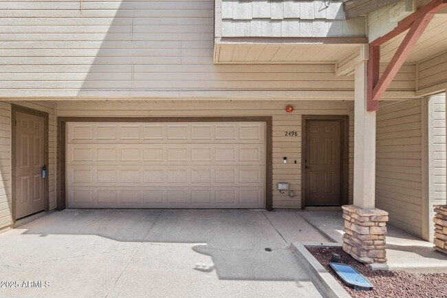 Building Photo - 2498 W Cripple Creek Dr