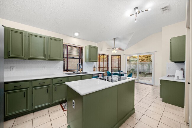 Foto del edificio - 12635 Ashford Chase Dr