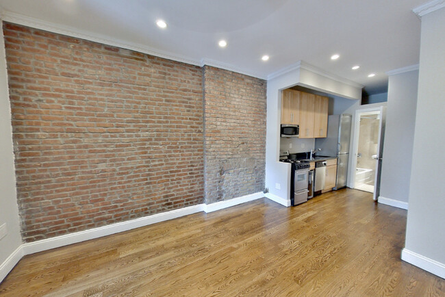 Foto del edificio - 493 Second Ave (27th & 28th St), #1