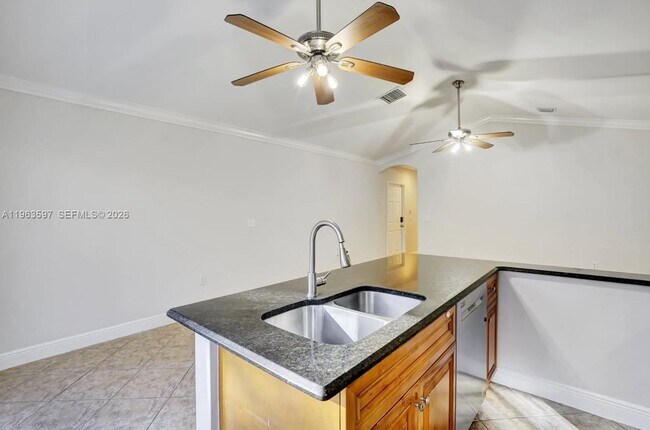 Foto del edificio - 4728 Clemens St