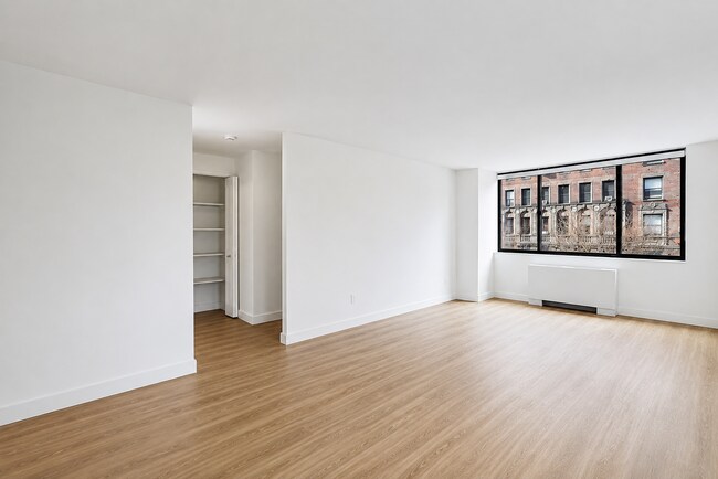 Foto del edificio - 302 W 98th St