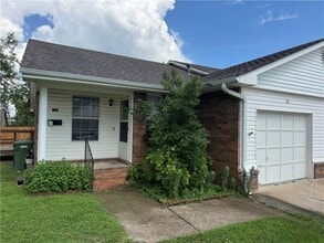 Building Photo - 301 S 11th Pl