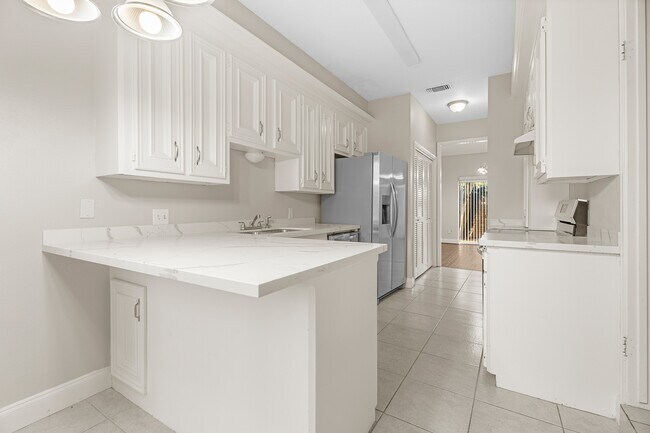 Foto del edificio - 304 E Adoue St