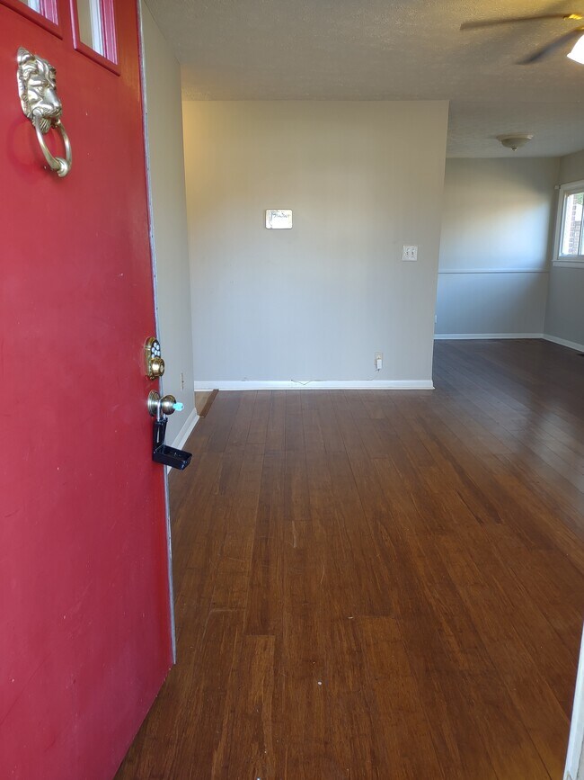 Foto del edificio - 3318 Moulton Ln