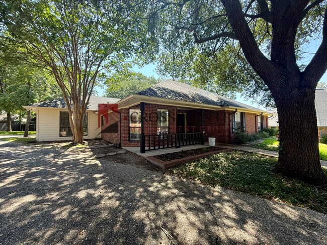 Building Photo - 3308 Moss Glen