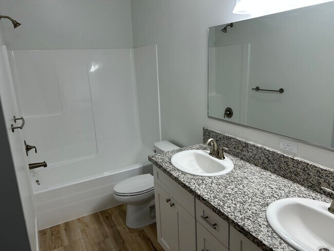 Foto del edificio - Old Farm Townhomes