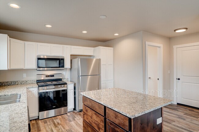 Foto del edificio - 517 Sparrow Rd