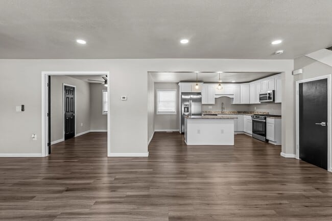 Building Photo - 1408 Quiet Ct