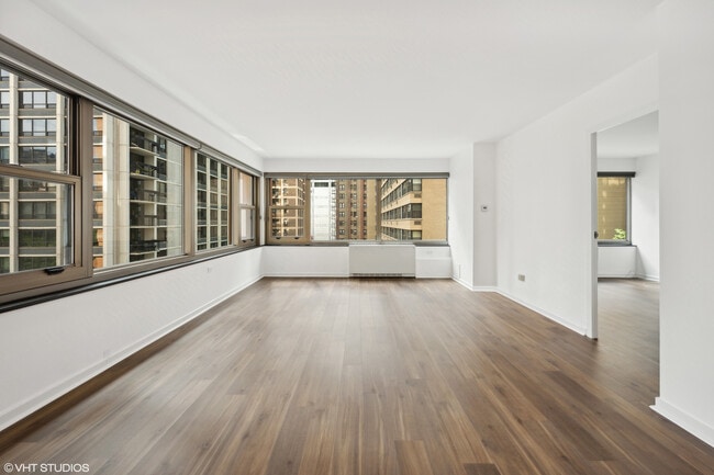 Foto del edificio - 247 E Chestnut St