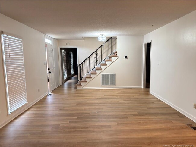 Building Photo - 5453 Thompson Cir