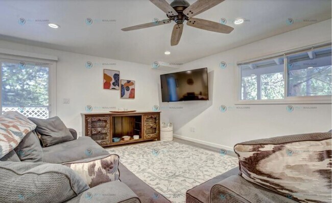 Foto del edificio - Stylish Tahoe Retreat with Modern Kitchen ...