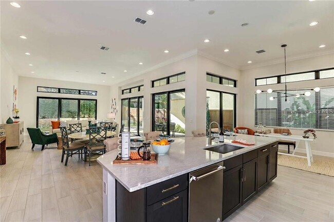 Foto del edificio - 8202 Via Vittoria Way