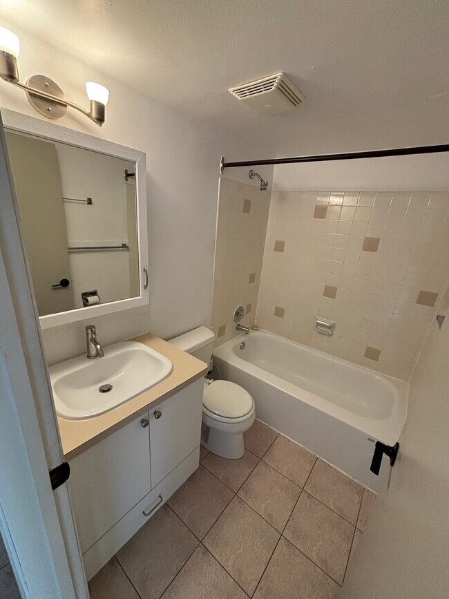 Photo du bâtiment - 407 1 Av NE