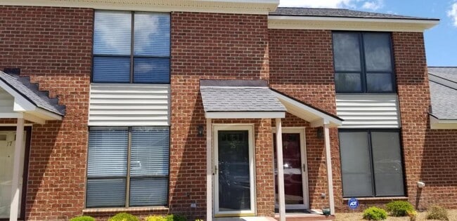 Photo - 18 Upton Ct Dr Townhome