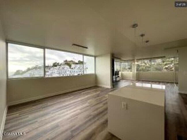Building Photo - Spectacular Pacific Palisades ocean view c...