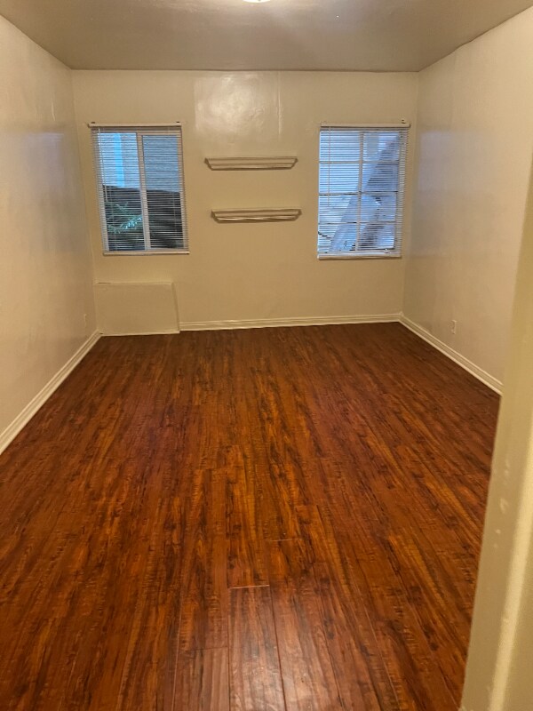 Foto principal - 483 Gayley Ave