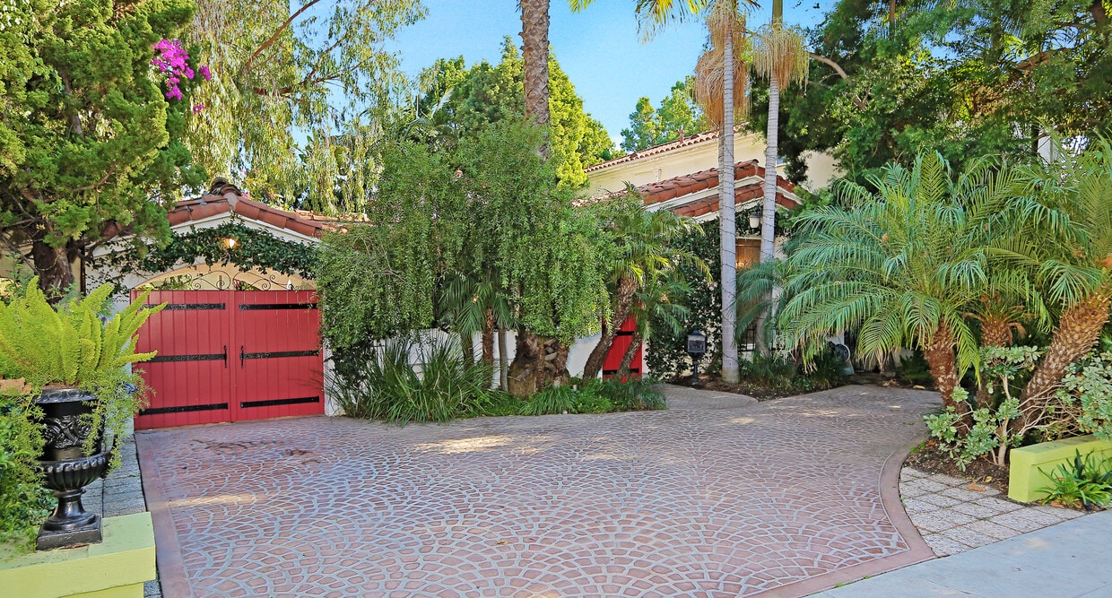 Photo - 344 S La Peer Dr (Beverly Hills, CA)