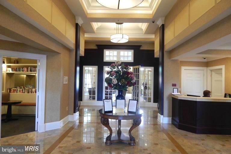 Foto principal - 400 Symphony Cir