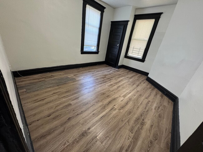 Foto del edificio - 45 Treacy Ave