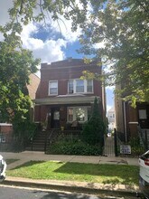 Building Photo - 3013 N Hamlin Ave