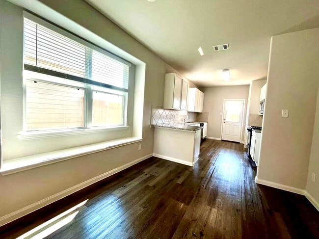 Building Photo - 4814 Blue Jacaranda Wy
