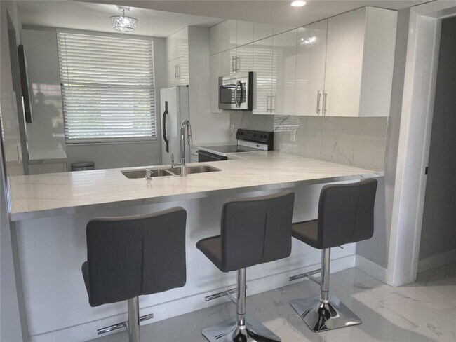 Foto del edificio - 1721 Whitehall Dr