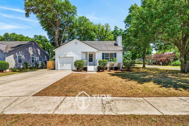 Foto del edificio - Modern Living in the Heart of West Ashley