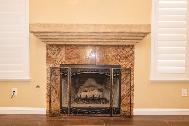 Foto del edificio - 2BR/2.5BA Townhome with garage - READY NOW!