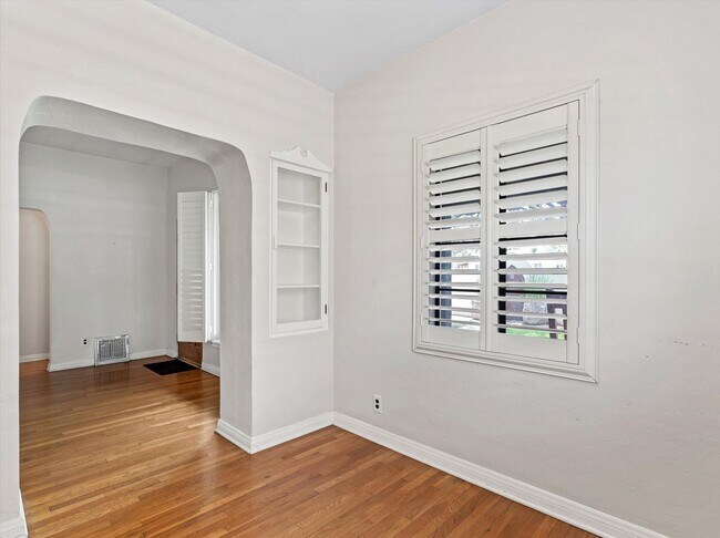 Foto del edificio - Sam Hughes Remodeled Home