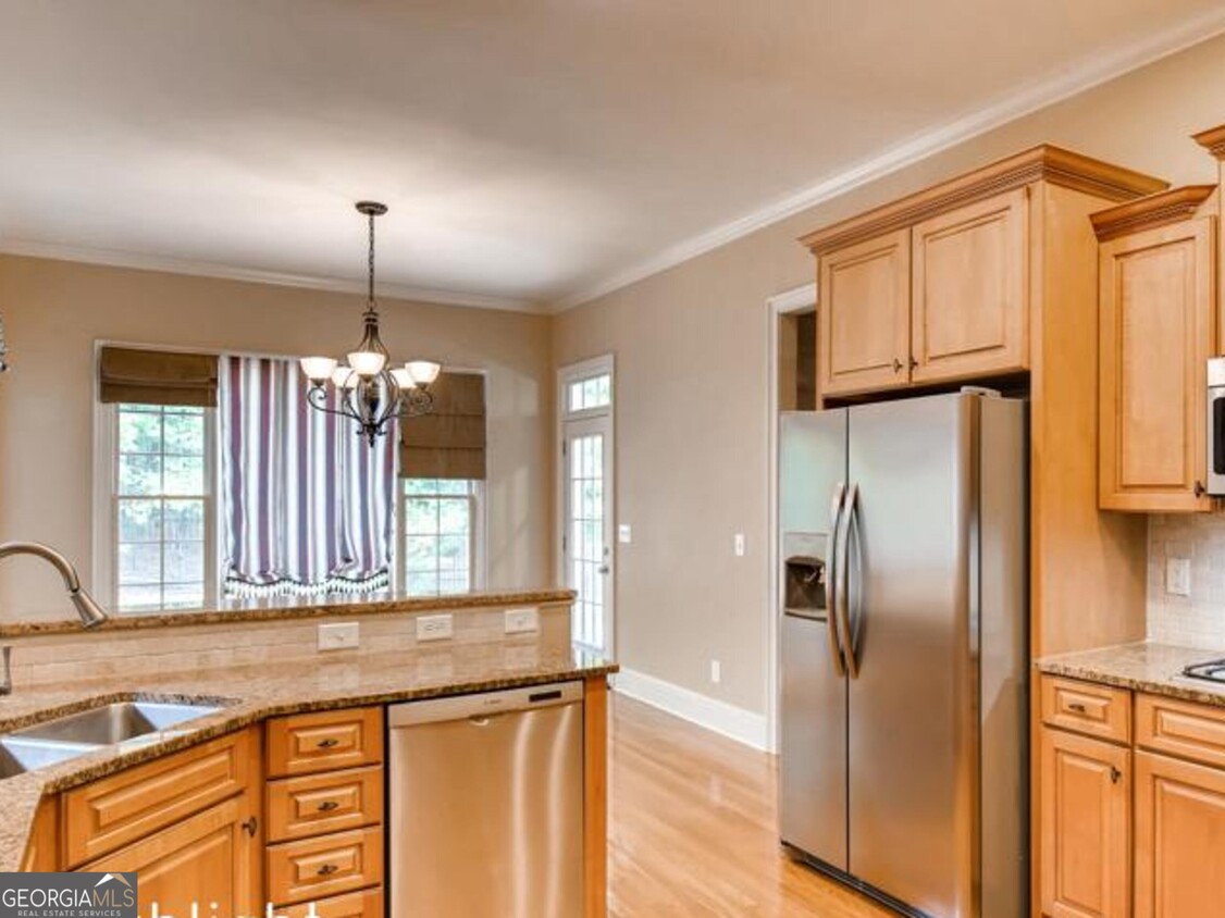 Building Photo - 981 Moores Walk Ln