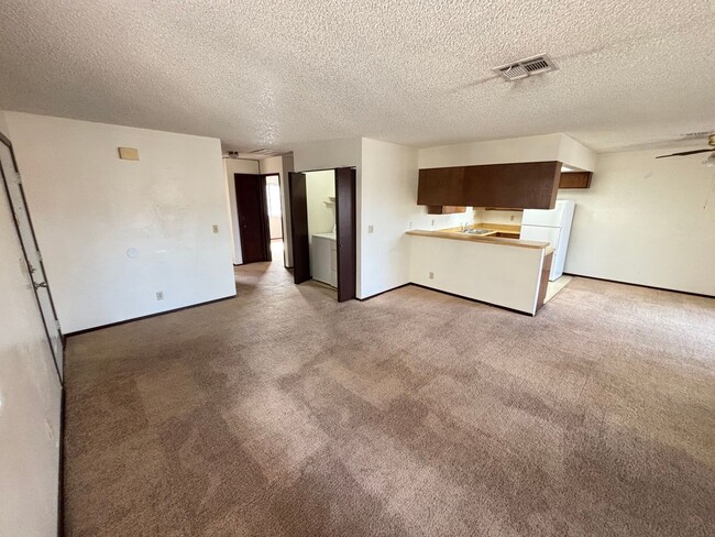 Building Photo - Cozy 2Bed/2Bath- 2 Story Condo w/ Beautifu...