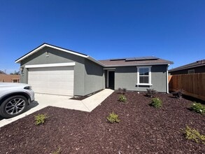 Building Photo - 1115 South Dr