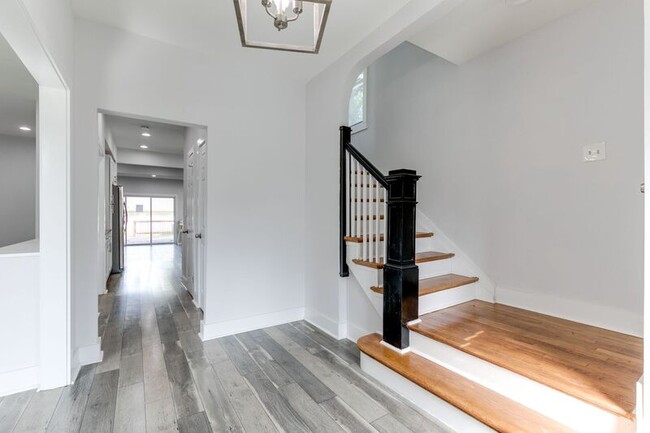 Building Photo - 4816 Chamberlayne Ave