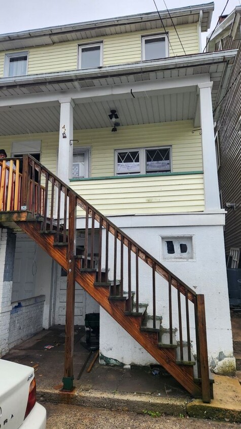 Primary Photo - 3 bedroom 1 bathroom