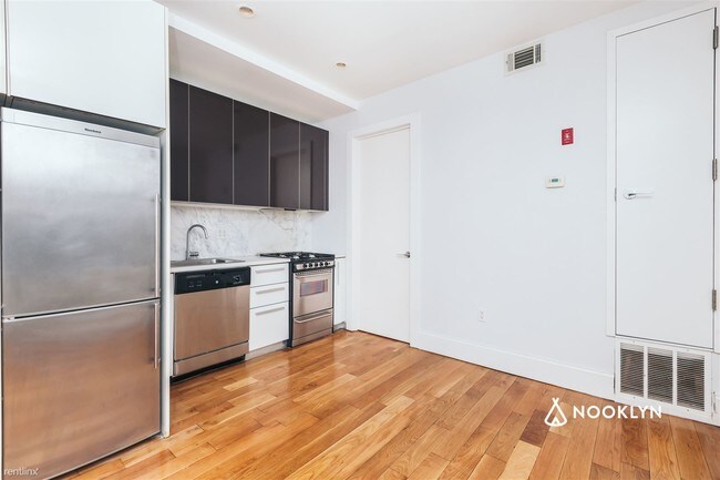 Building Photo - 1 br, 1 bath  - 115 S 2nd St