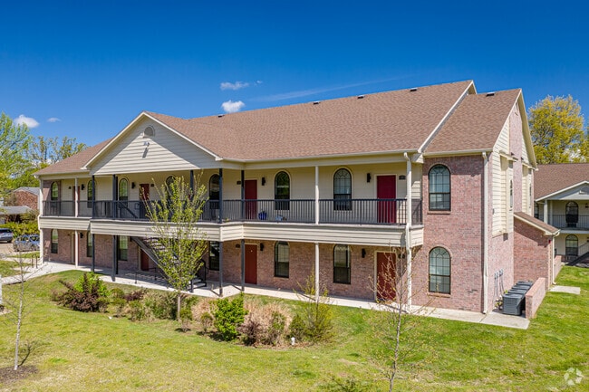 Noble Oaks 3 EX - Sweetser Properties Apartments