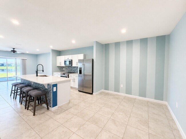 Building Photo - 812 Persimmon Pl