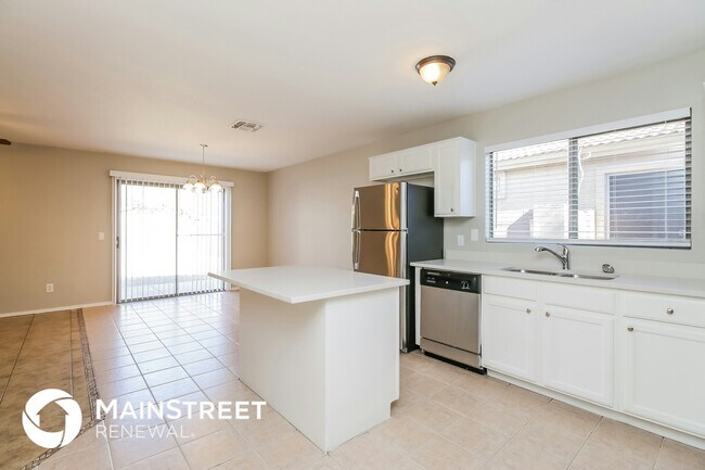 Foto del edificio - 6242 W Illini St