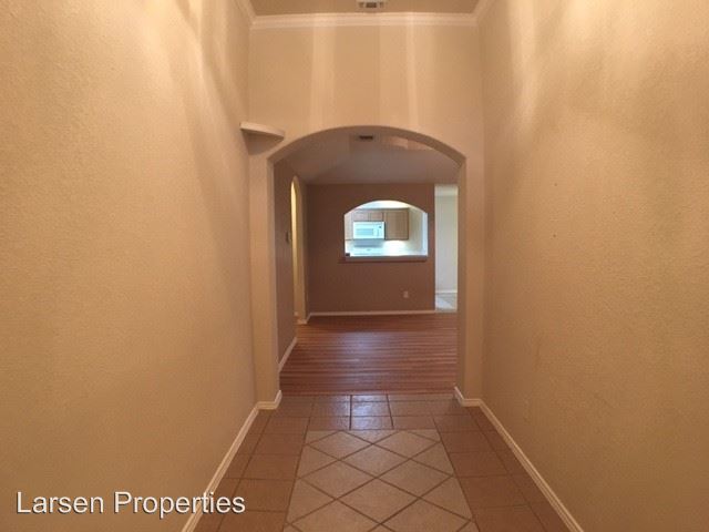 Building Photo - 6702 Raintree Pl