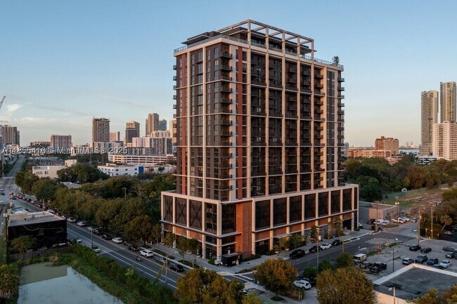 Foto del edificio - 23 NE 17th St