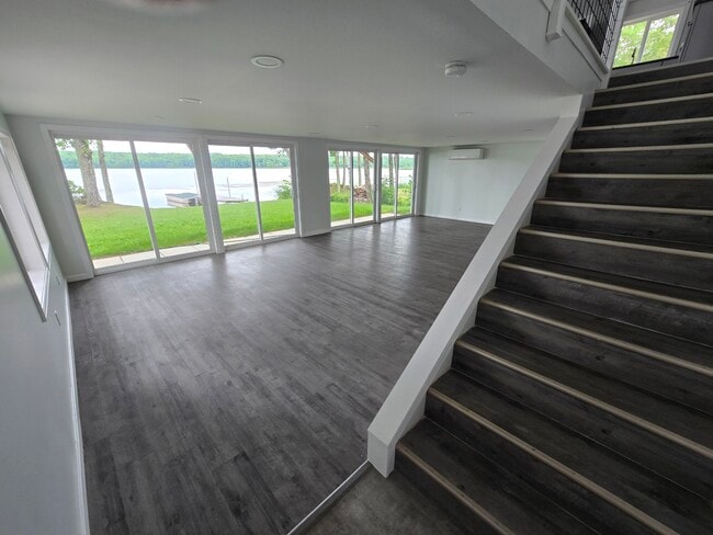Building Photo - 5 N Vigue Shr Rd