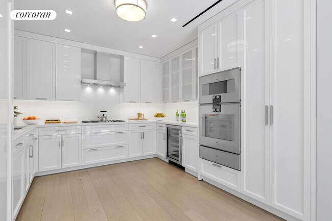 Foto del edificio - 40 E 72nd St