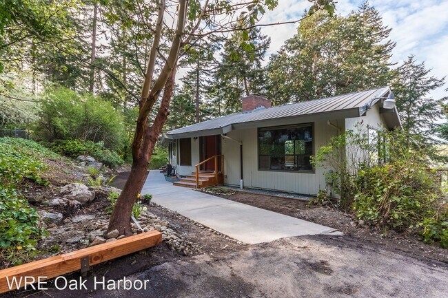 Building Photo - 2 br, 2 bath House - 2172 W. Madrona Way